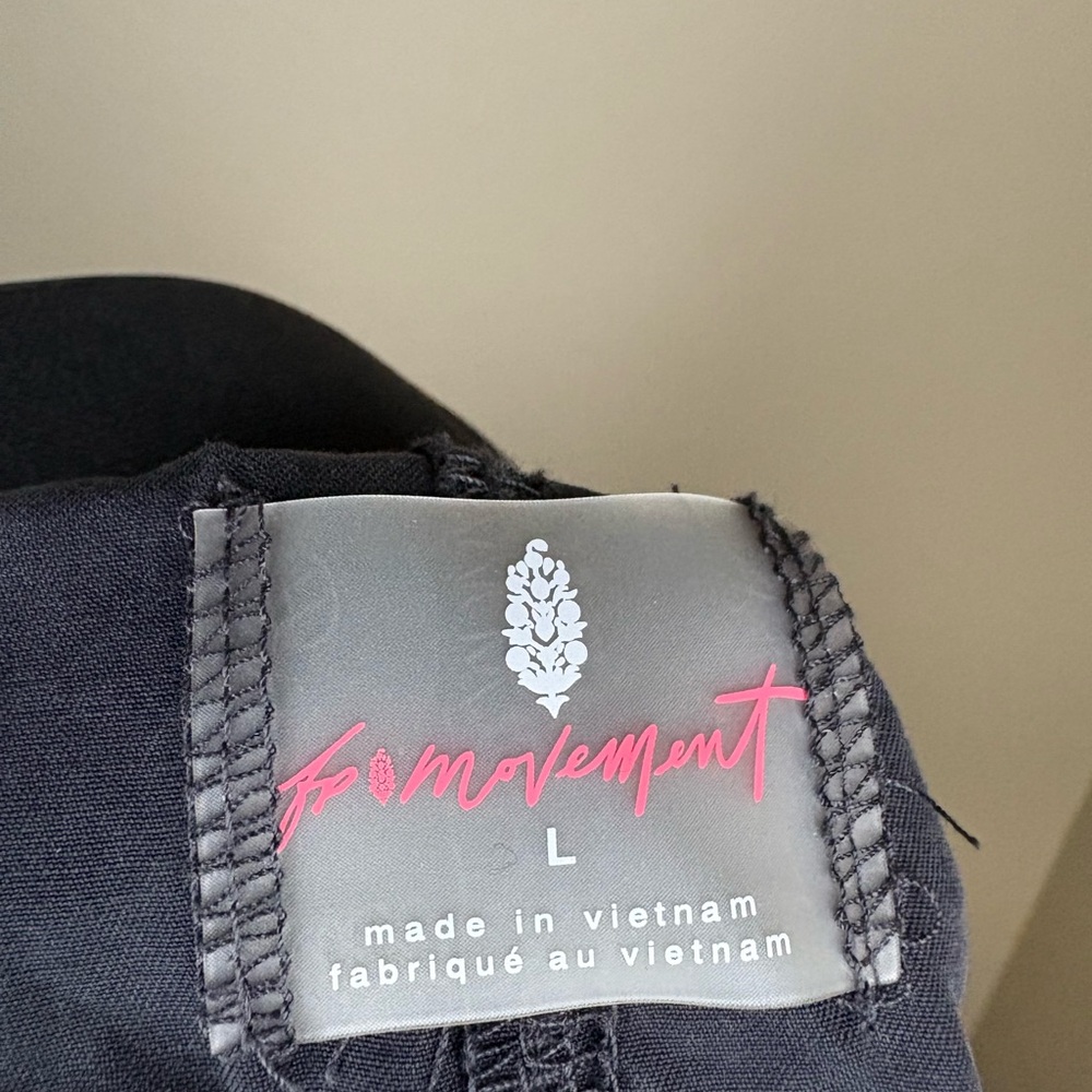 Free People Women's Black Shorts - Picture 4 of 4